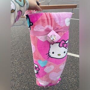 Hello Kitty Valentine’s Day blanket